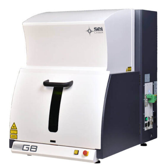 Compact laser for processing metals and thermoplastic materials