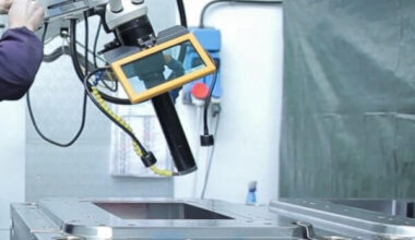 mounted cleaning fiber laser for cleaning injection molds