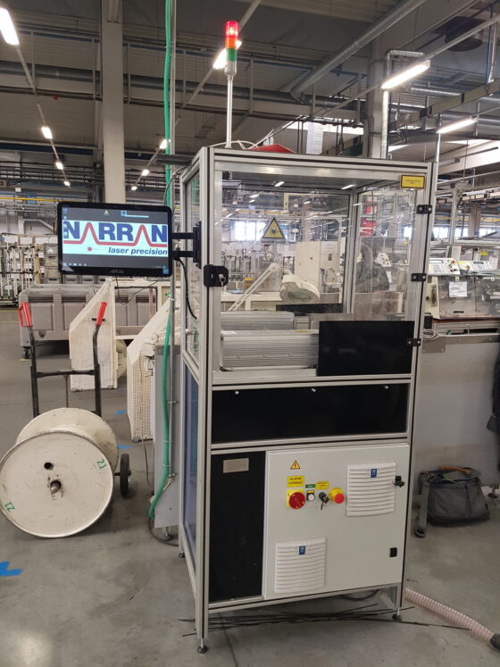 Integrated cell for fiber laser stripping