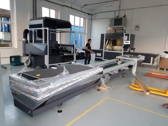 CO2 laser for BLU backlit panel production