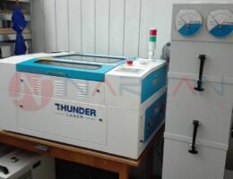 Compact CO2 cutting laser