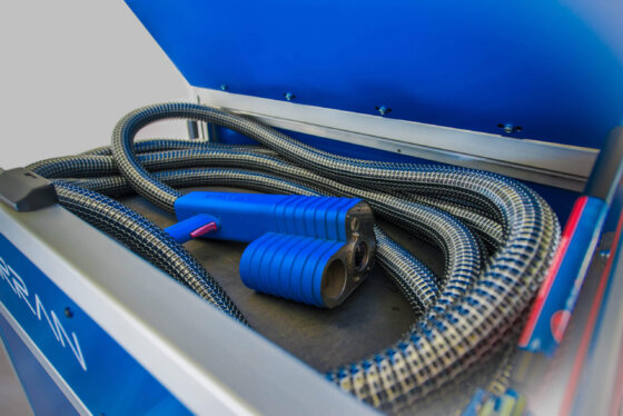 Laser cleaning process head with fiber