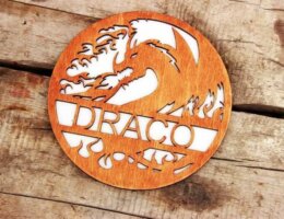 Laserové řezání překližky