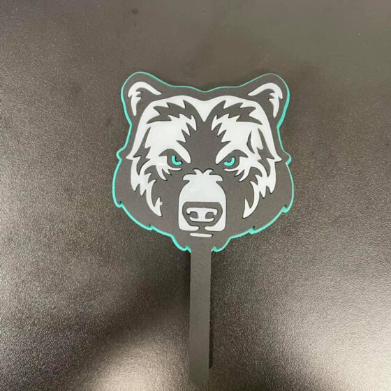 Laserové řezání plastu