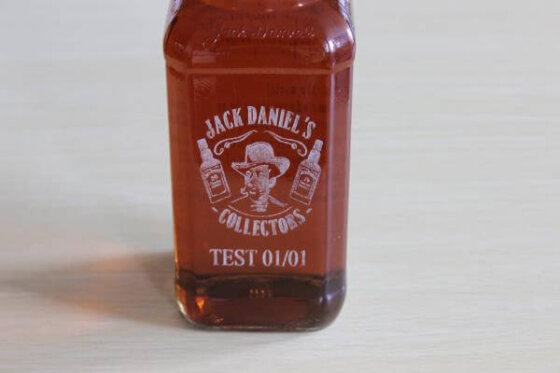 Laserové gravírování lahve