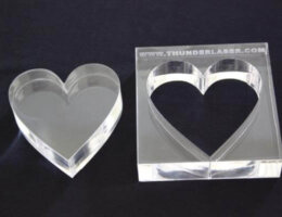 Řezání akrylátu pomocí laseru