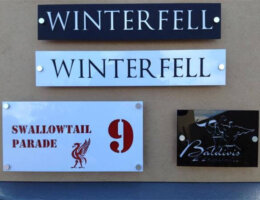 Laserové řezání plastu