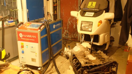 Engine laser cleaning