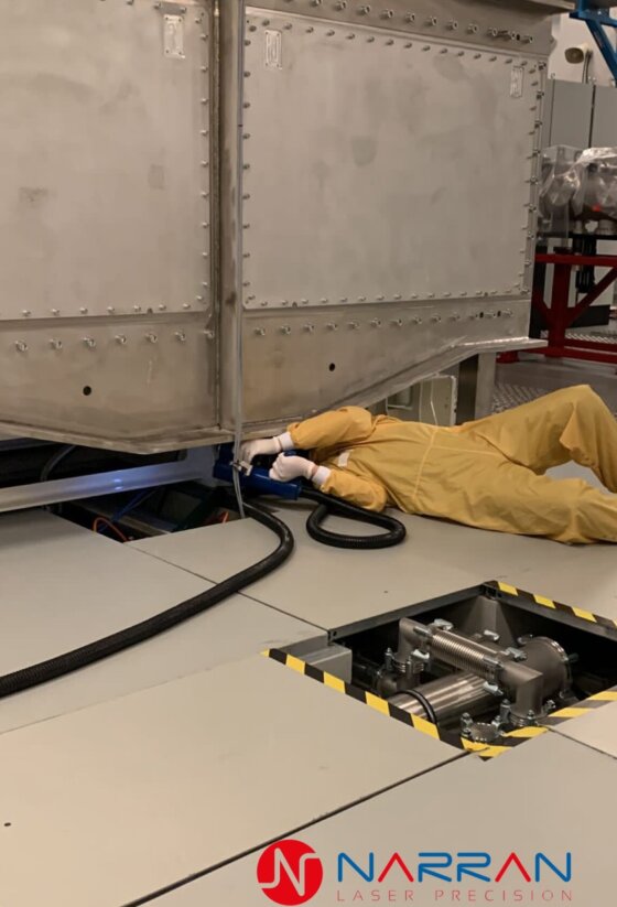 Vacuum chamber laser cleaning