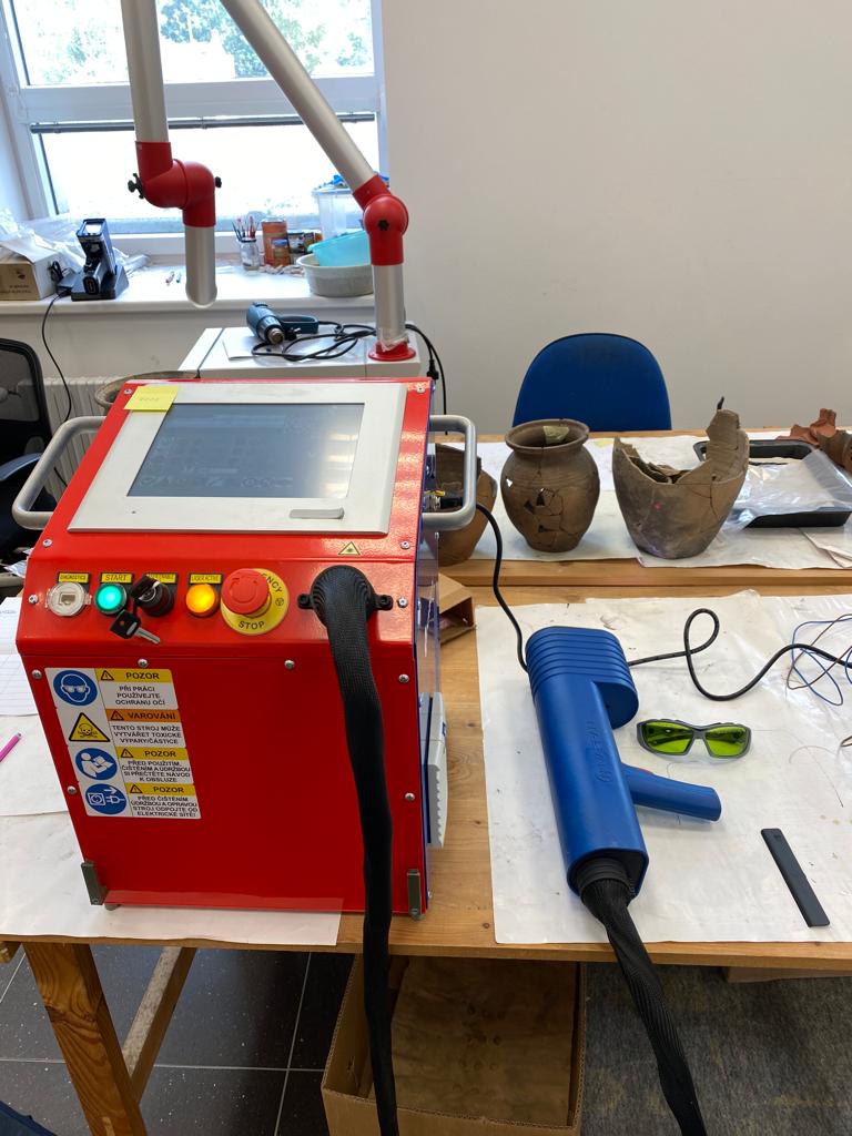 Cleaning laser ROD 100 for the Museum of Vysočina Jihlava - Narran