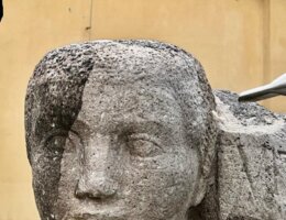 Laser cleaning statue