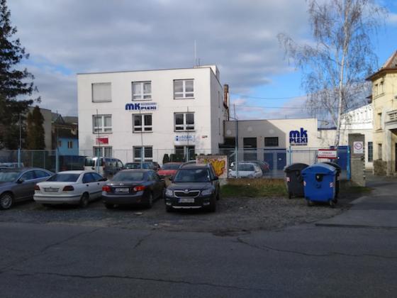 mk plexi budova